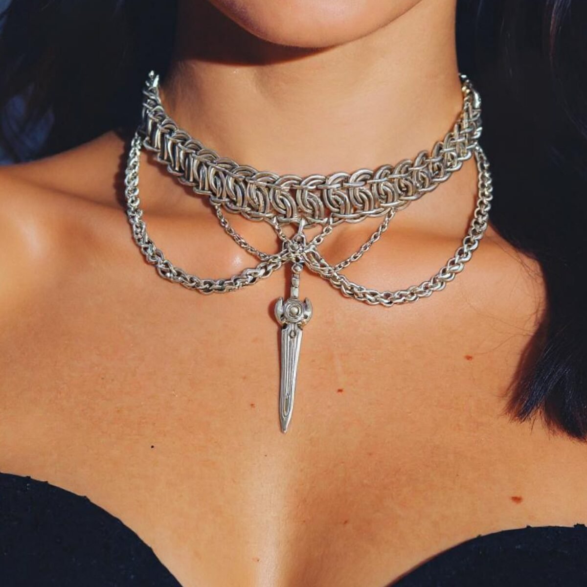 Etienne chainmaille necklace image 0