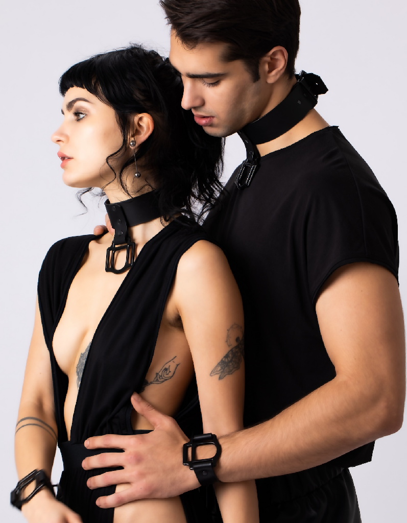 PHENOMENON_wristband_black_leather_perlensau3 NJAL
