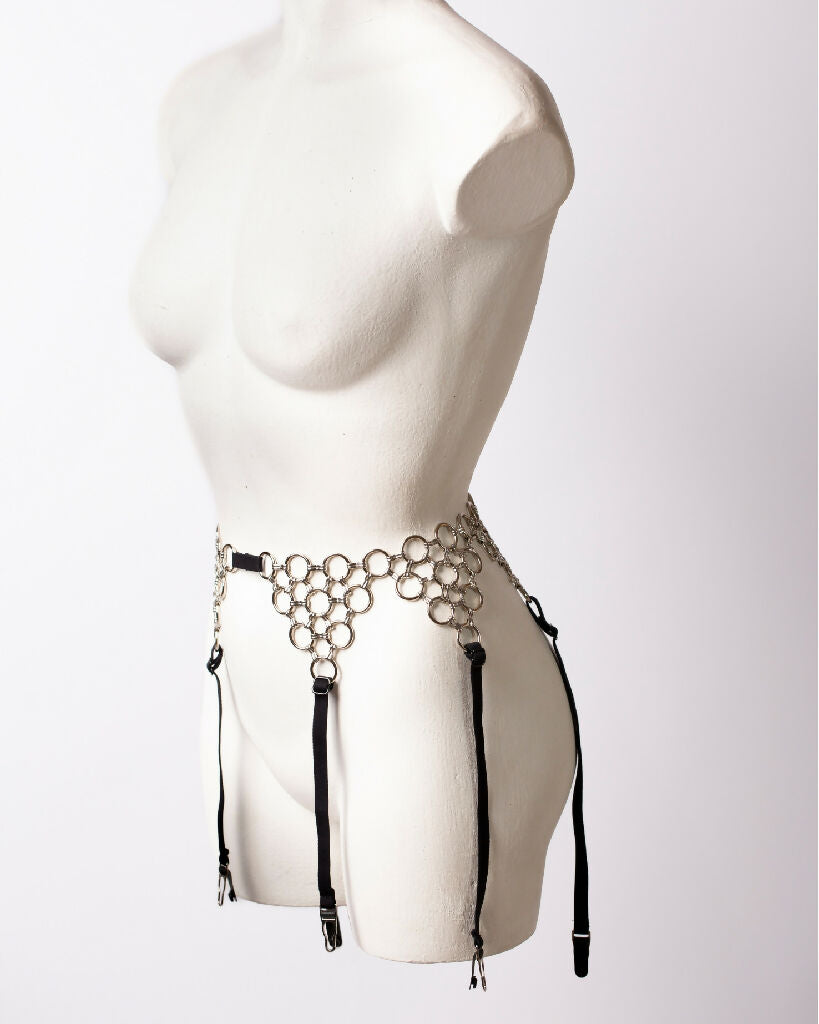 chain-link-garter-belt-kasanagi-iona-smith-scott-4x5