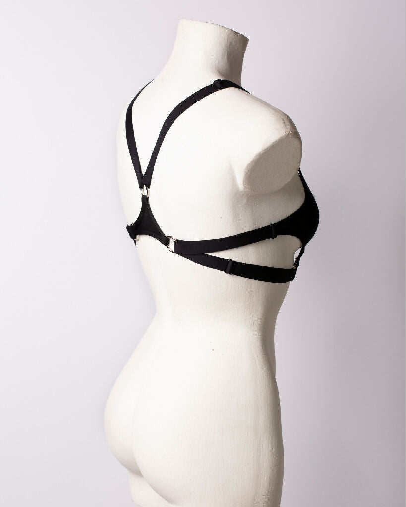 strappy-cut-out-bra-aya-iona-smith-scott-4x5-side