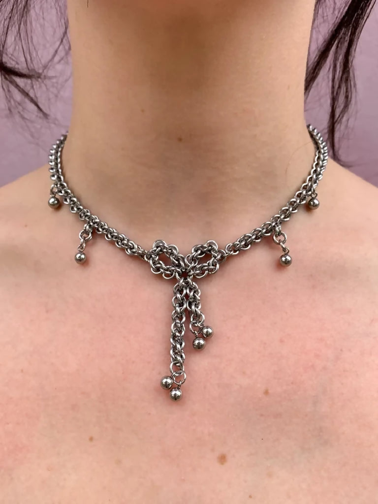 dolly-choker