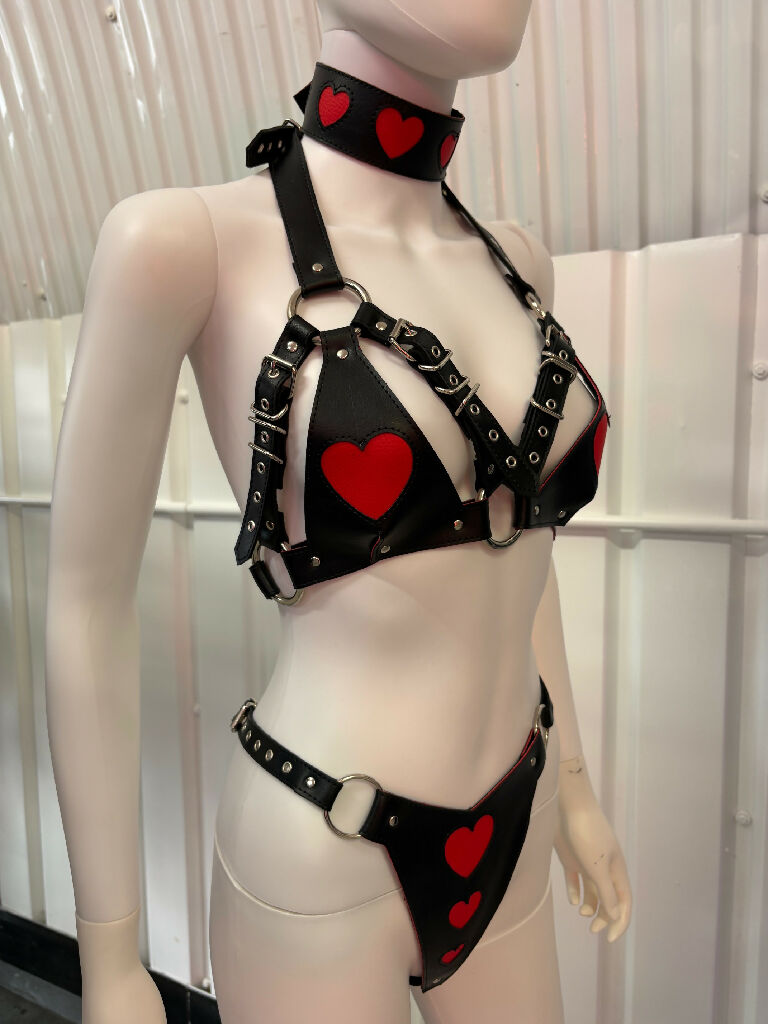 Red & Black 'Queen of Hearts' Bra, Thong & Collar Set.