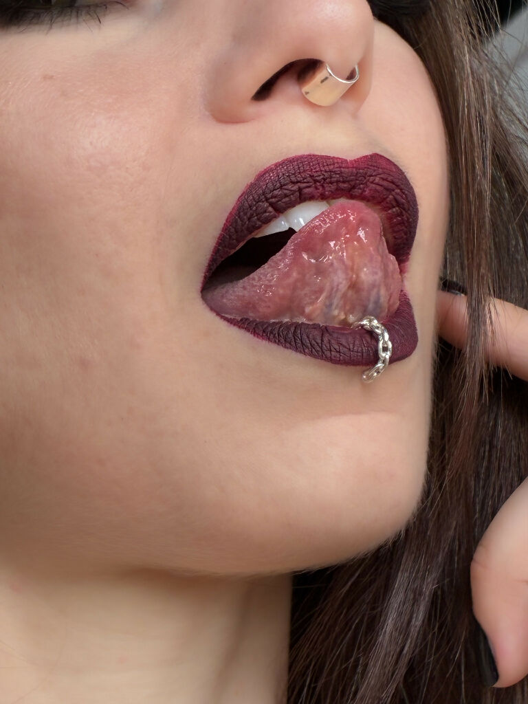 8E8966C3-B910-4EC5-9A10-5F43A115AE7E