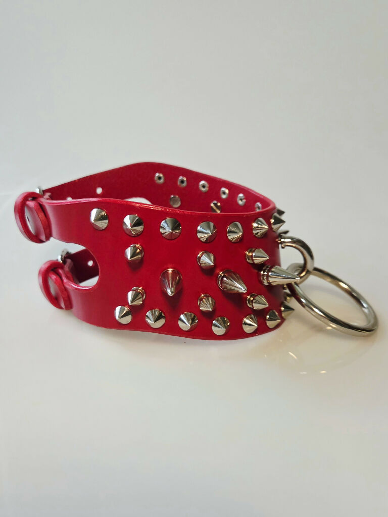 Leather heavy spiked o-ring curve collar