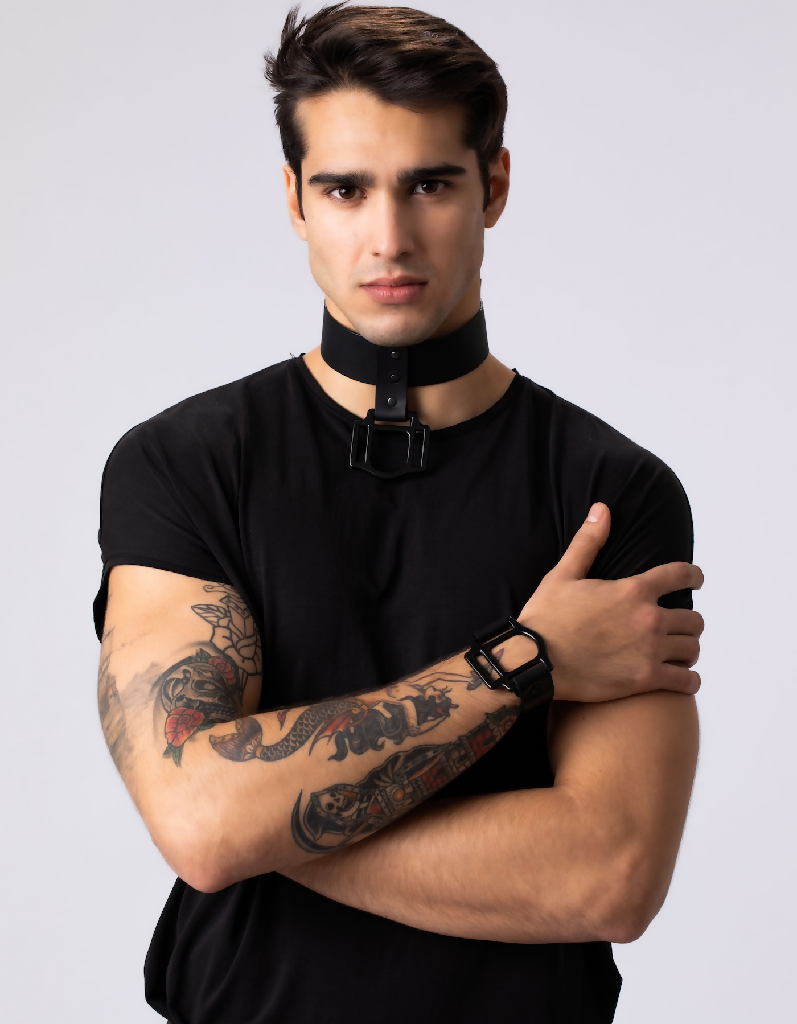 PHENOMENON_wristband_black_leather_perlensau1 NJAL