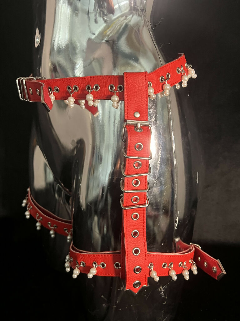 Red & White Pearl Leg Harness