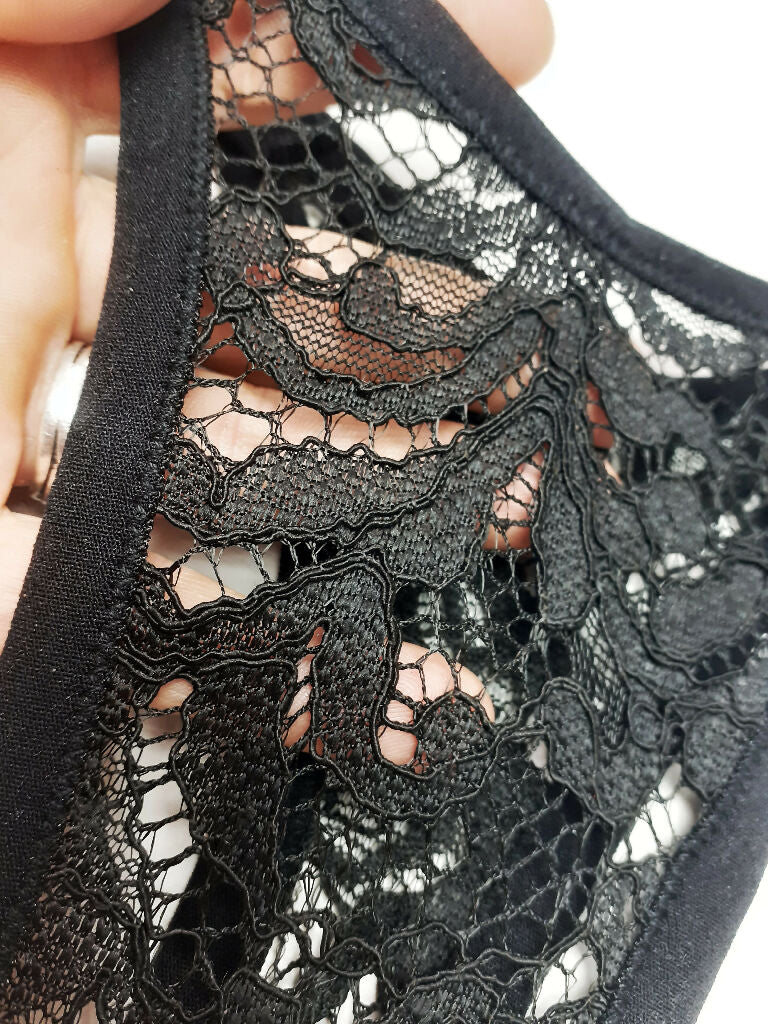 The floral lace LULU thong