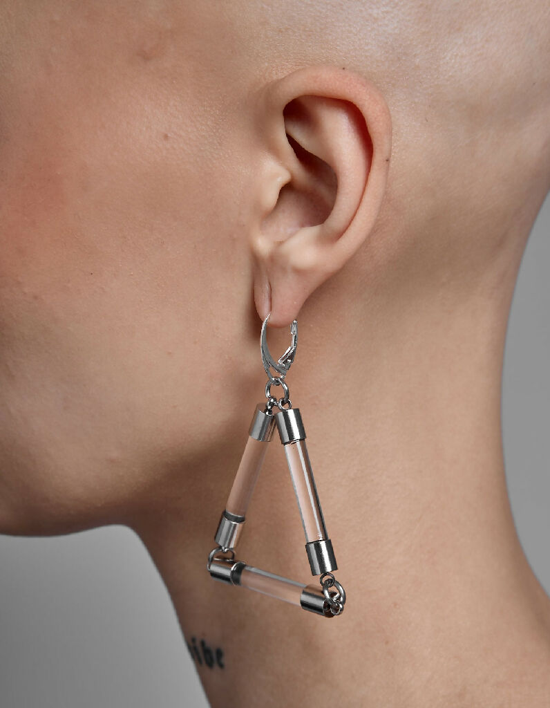 Delta earrings perlensau futuristic2