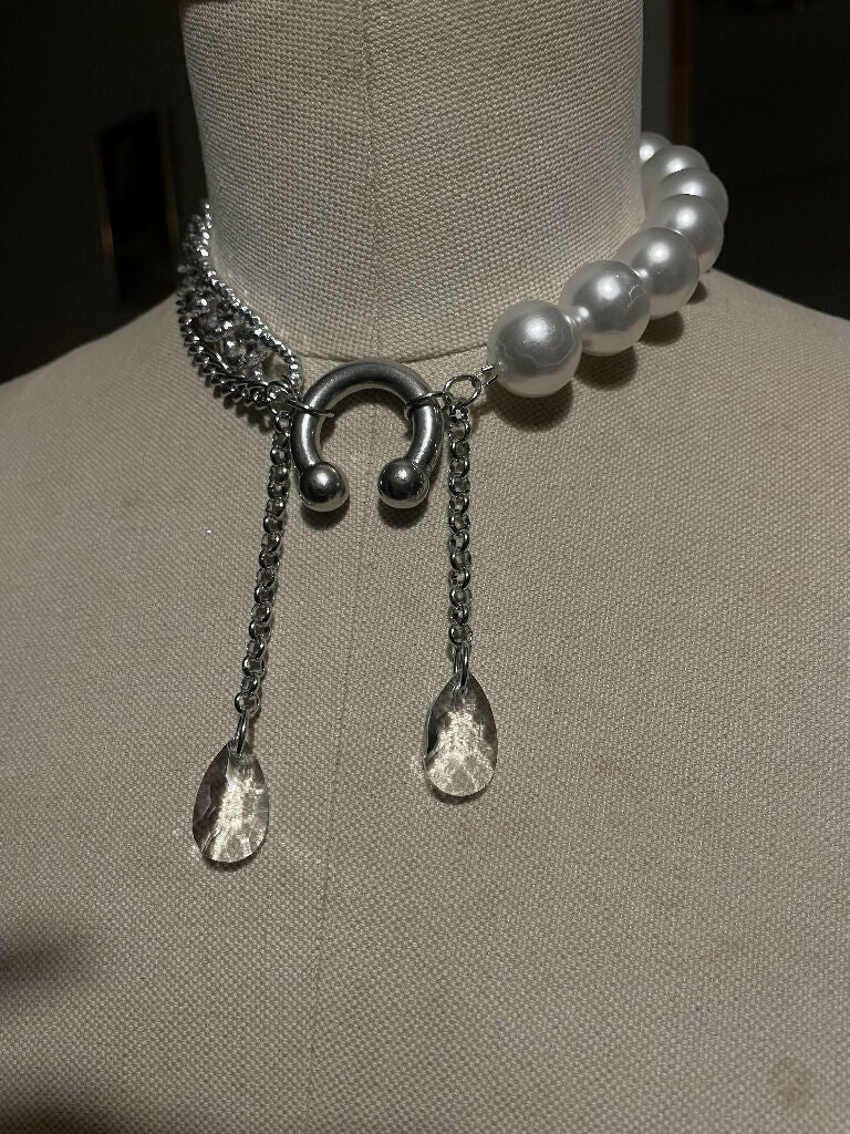 Chunky pearls necklace