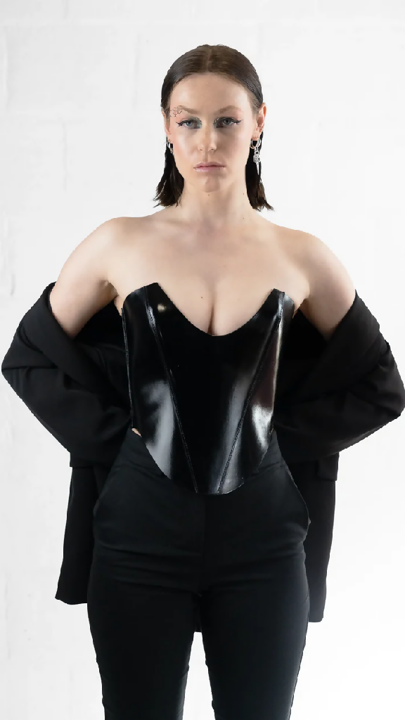 Leather_corset_black_front_the_loussine-1