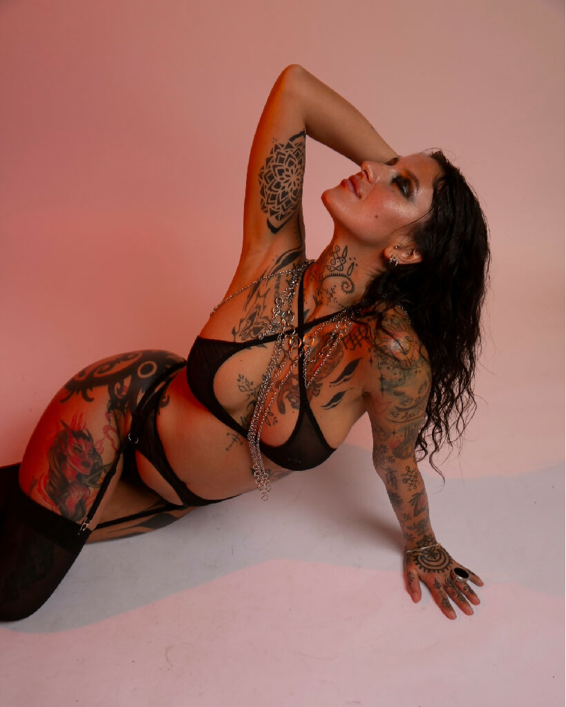 body-chain-accessory-naamah-nikki-iona-smith-scott-4x5