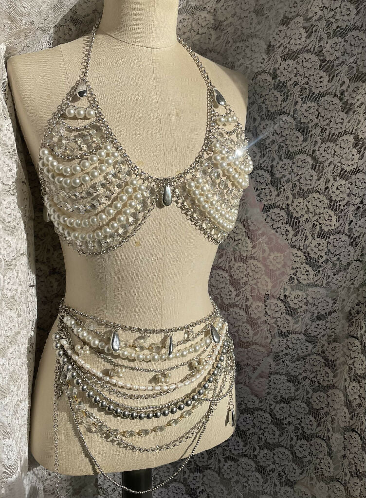 Pearls and crystal set