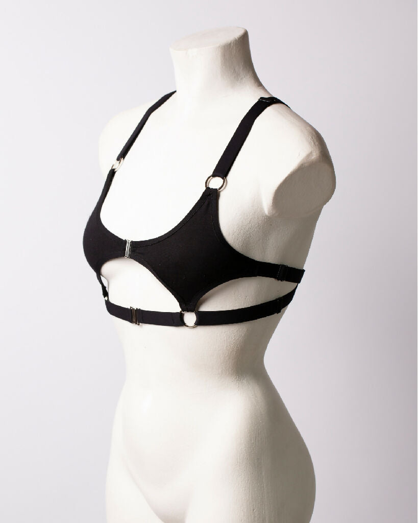 strappy-cut-out-bra-aya-iona-smith-scott-4x5-front