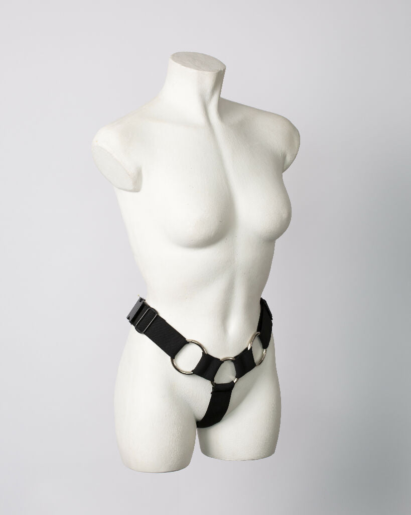 adjustable-belt-with-black-buckles-orings-thalia-handmade-harness-iona-smith-scott
