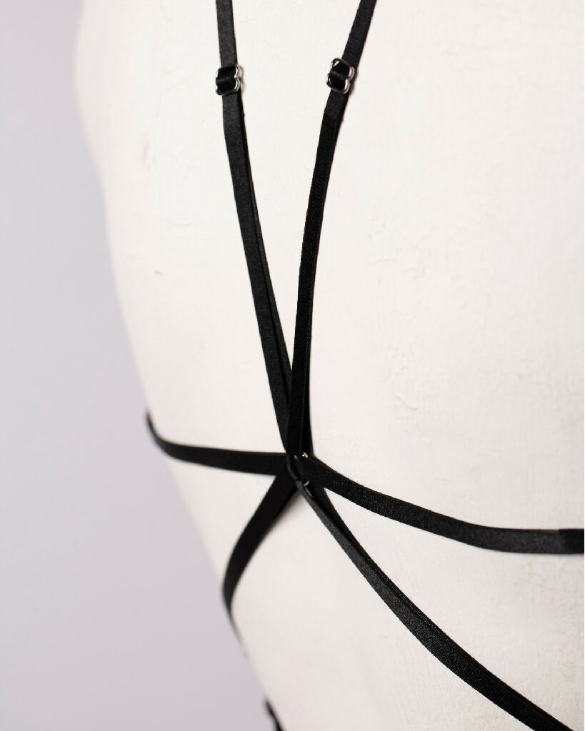spaghetti-strap-bodysuit-jezabel-iona-smith-scott-4x5-closeup
