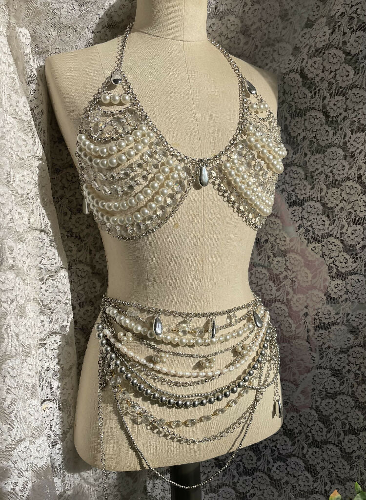 Pearls and crystal set