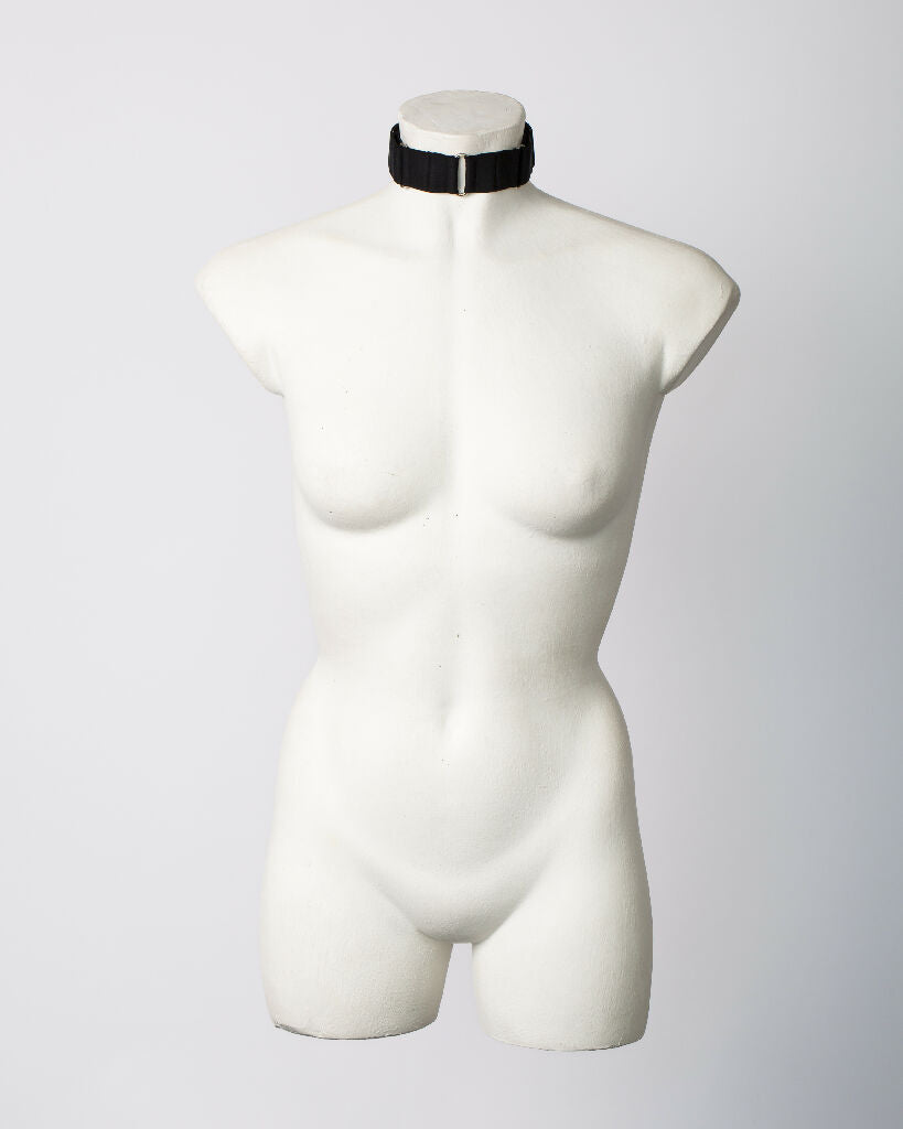 black-oring-choker-handmade-barcelona-iona-smith-scott