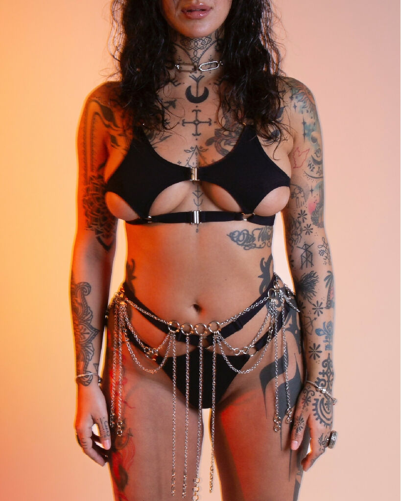 strappy-black-thong-aya-iona-smith-scott-4x5-niki-front