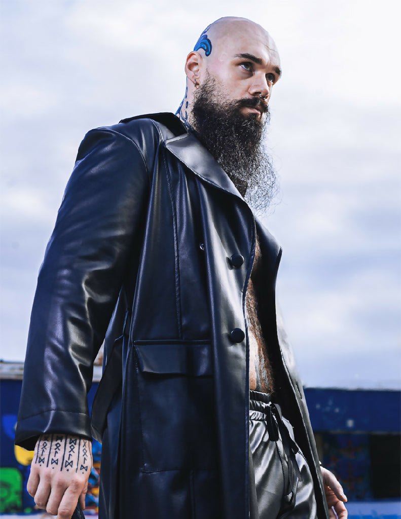 plaszcz_oversize_dwurzedowy_skorzany_ekoskora_kieszenie_masywny_unisex_lifestyle_2