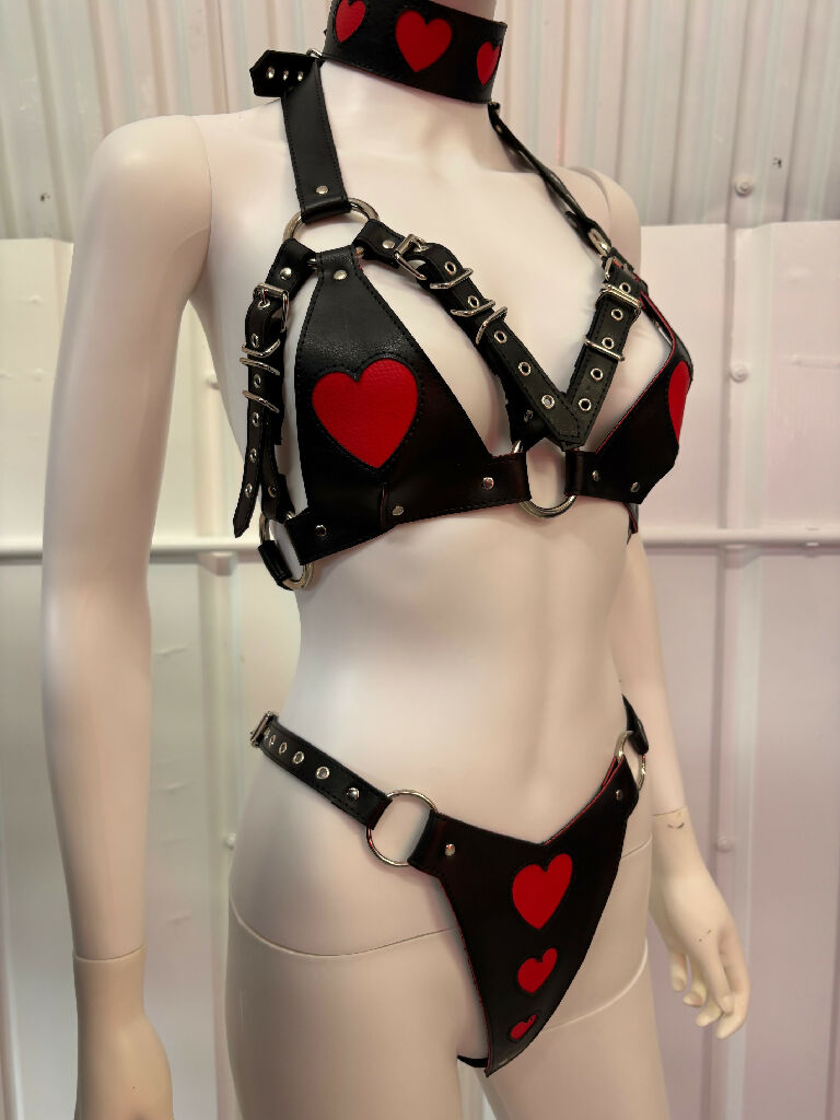 Red & Black 'Queen of Hearts' Bra, Thong & Collar Set.
