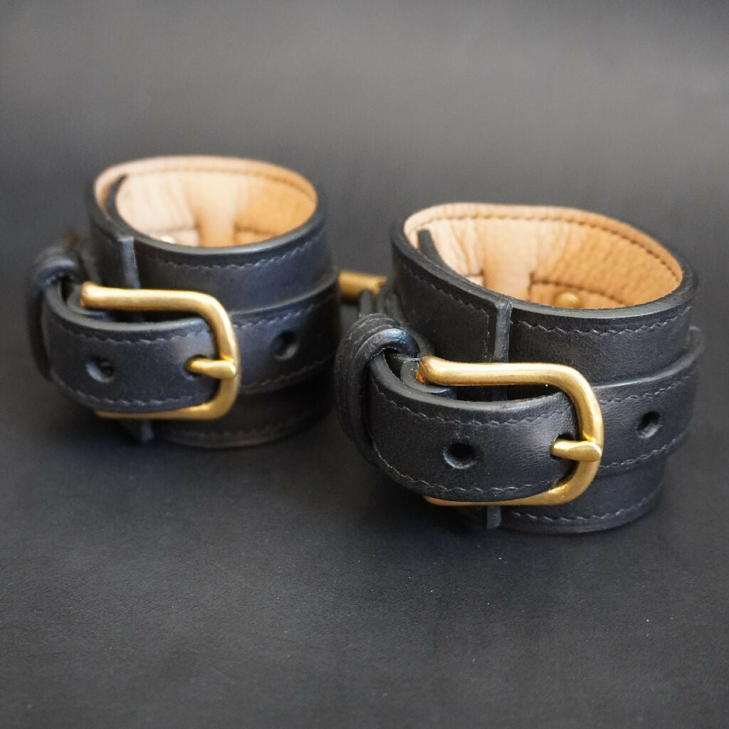 Black_Handcuffs_Back