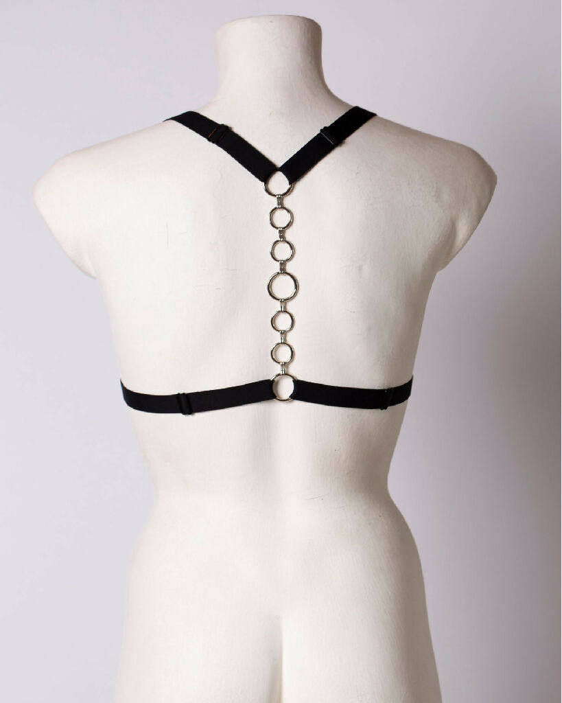 chain-bra-nephele-iona-smith-scott-4x5-back