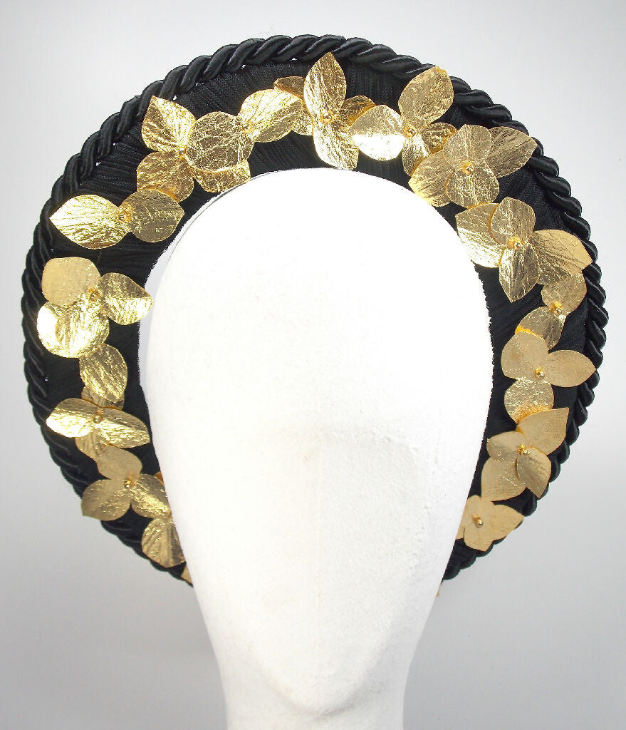 Gold leaf black halo1