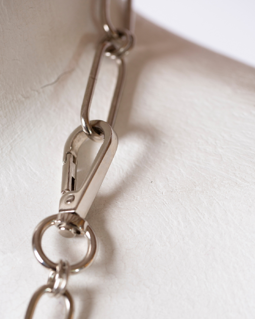 hand-linked-chain-necklace-pluto-iona-smith-scott-4