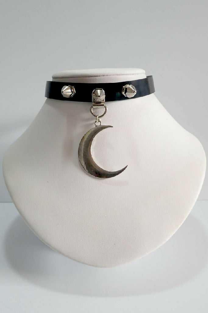 Moon Choker