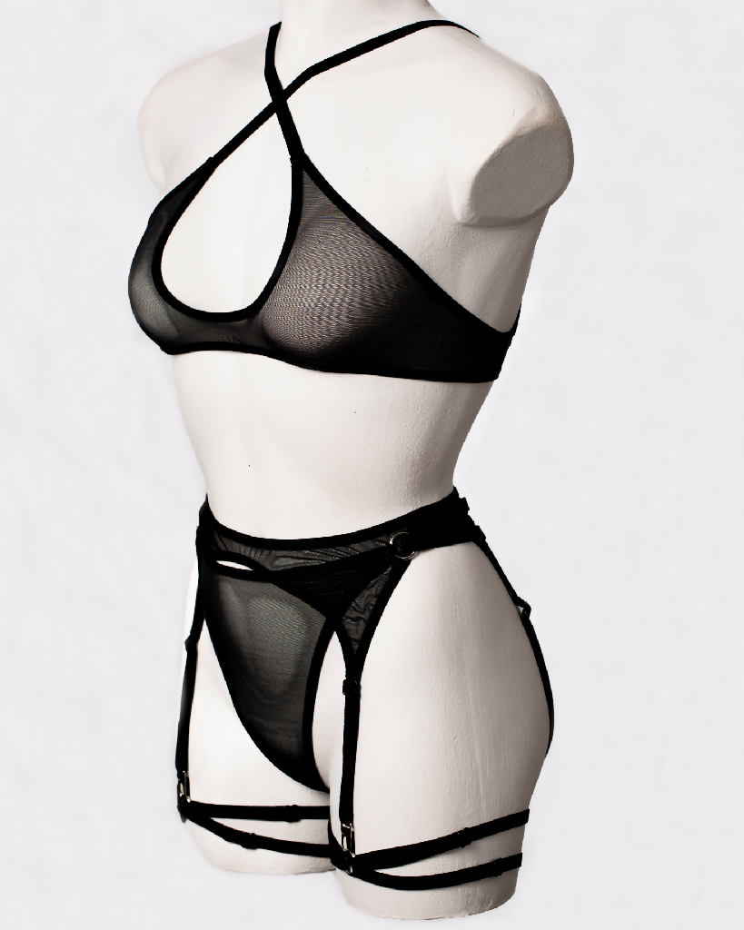 strappy-front-cross-bra-ishtar-iona-smith-scott-4x5