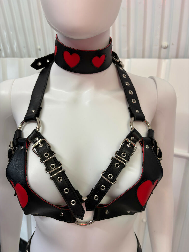 Red & Black 'Queen of Hearts' Bra, Thong & Collar Set.