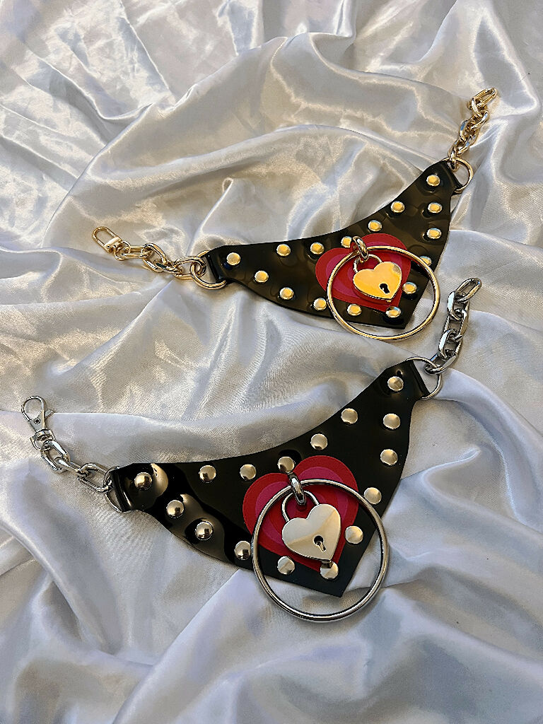 Be Mine pvc heart padlock collar