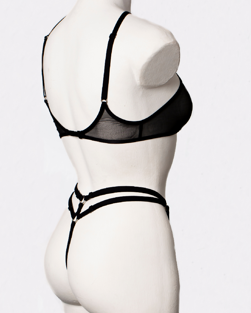 strappy-front-cross-bra-ishtar-iona-smith-scott-4x5-3