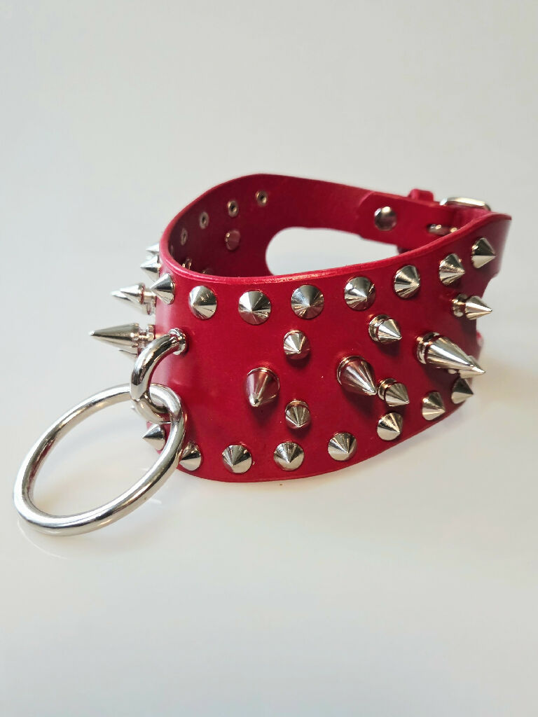 Leather heavy spiked o-ring curve collar
