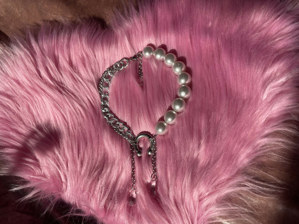 Chunky pearls necklace