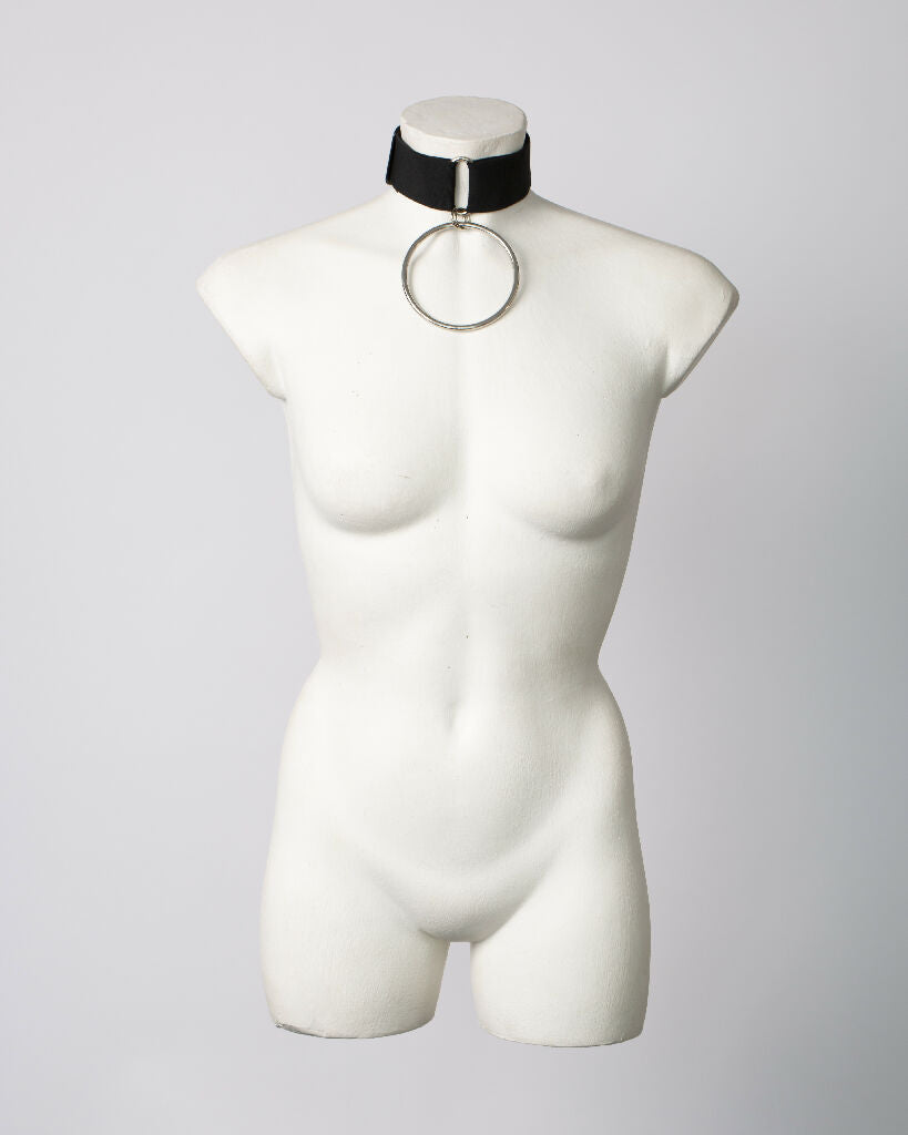 black-vegan-choker-xl-ring-oring-unisex-halia-iona-smith-scott