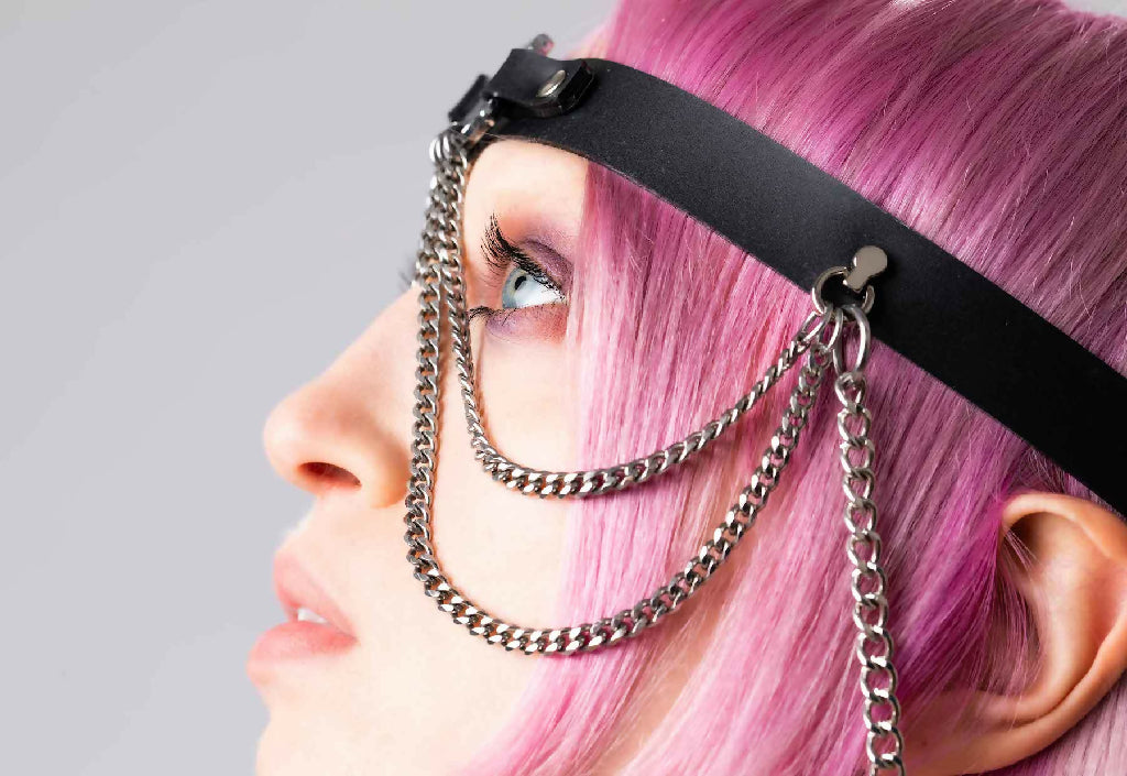 ICONIC_headpiece_black_leather_perlensau5 copy