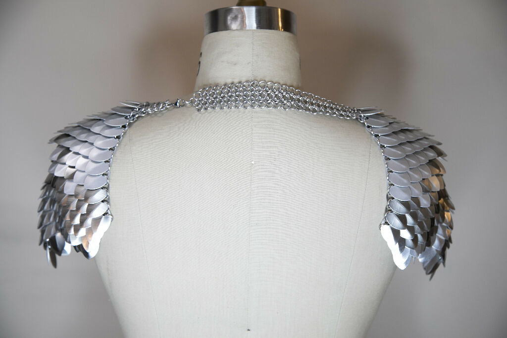 SIMPLE SCALEMAIL SPAULDER AND CHOKER SET