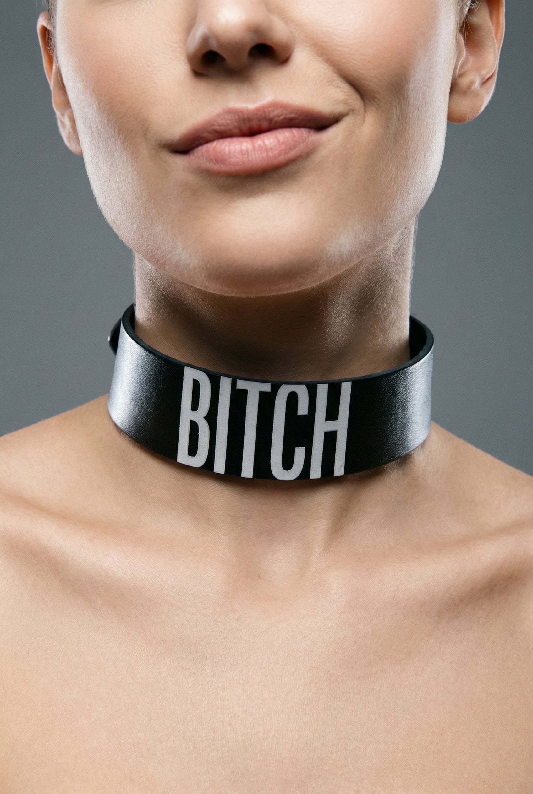 Collar XL "BITCH"