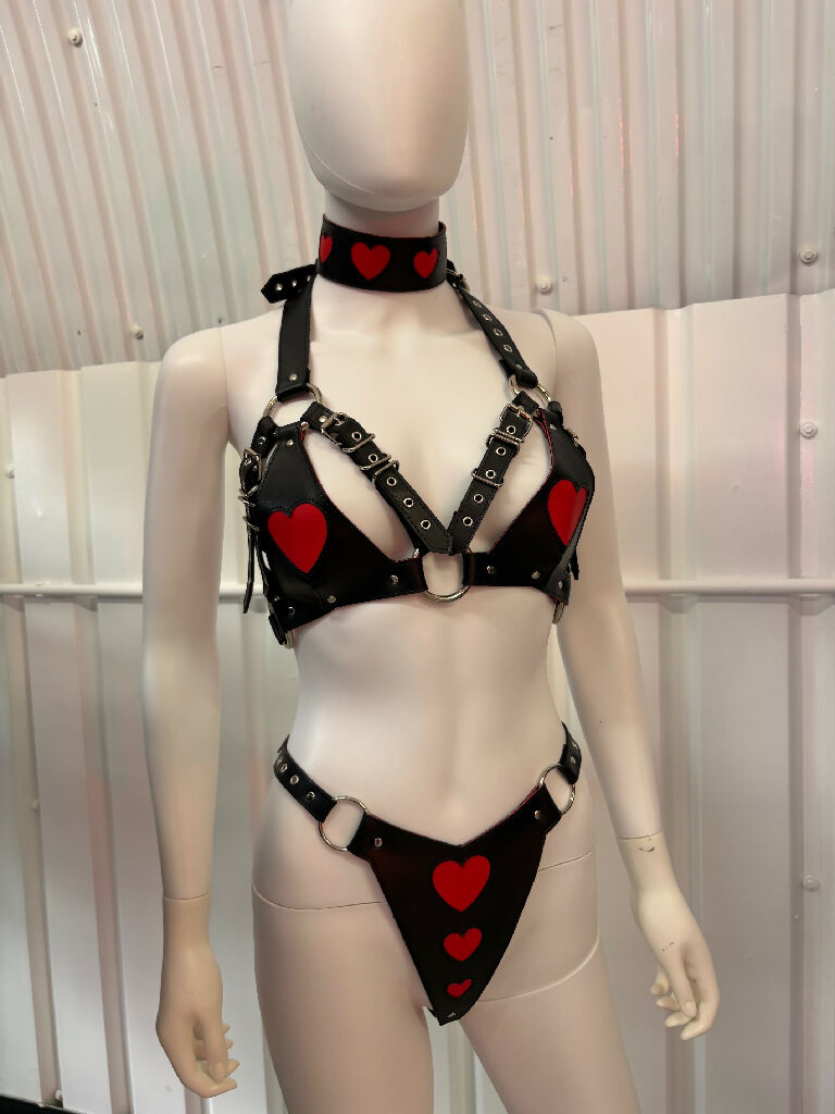 Red & Black 'Queen of Hearts' Bra, Thong & Collar Set.