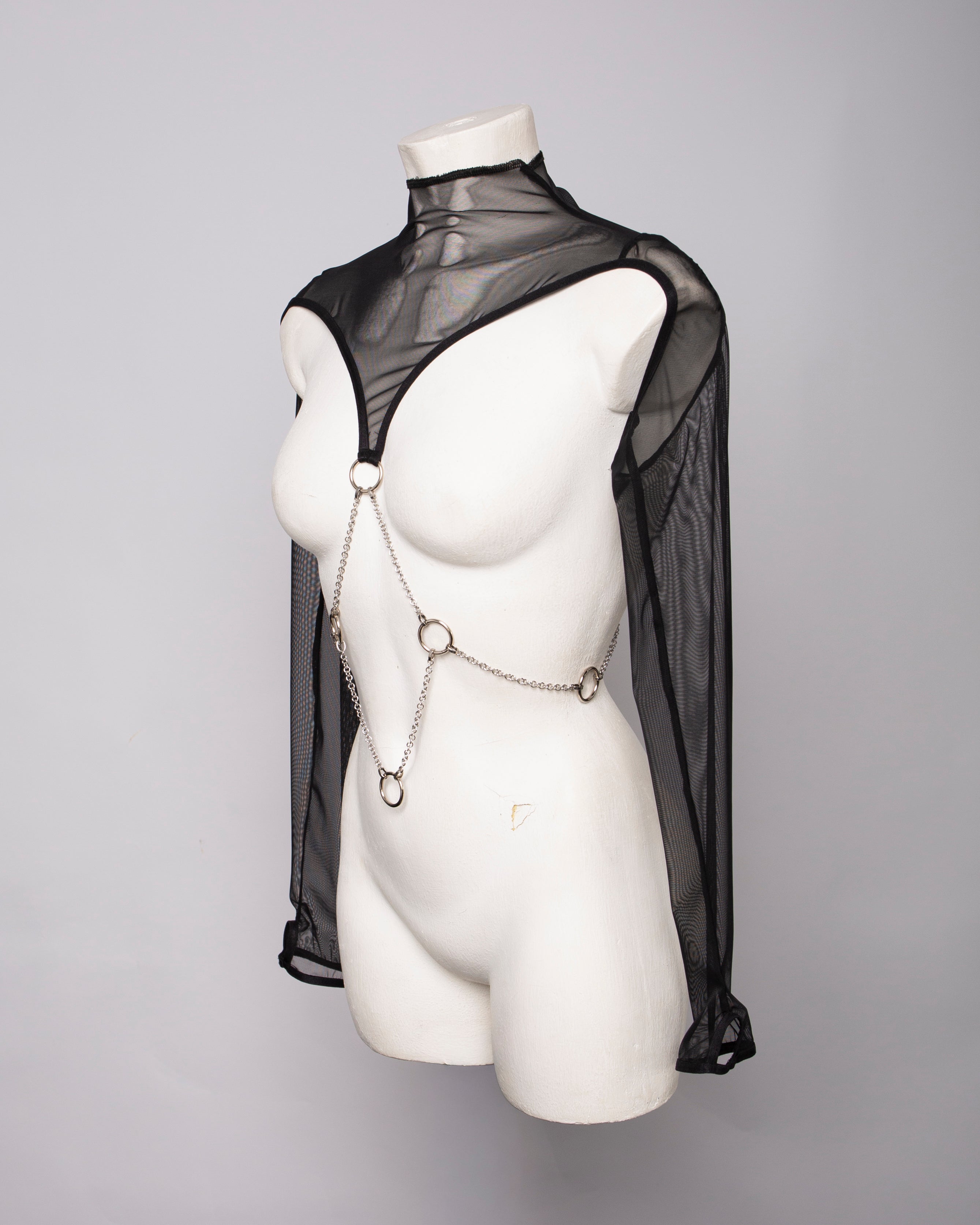 Mesh Sleeves with Body Chain – HERA