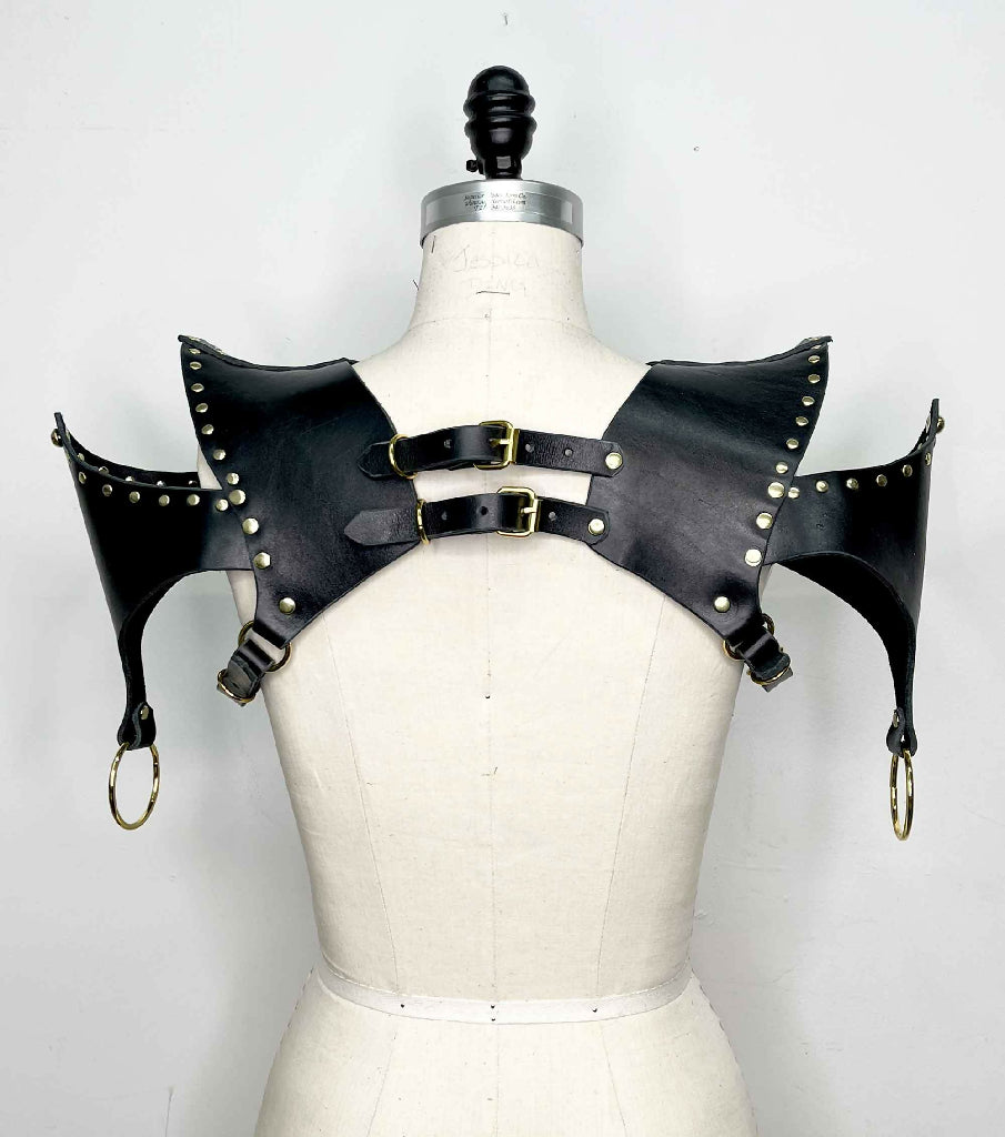 Archer-Leather-Shoulder-Mantle-4