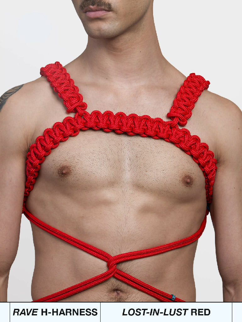 AINT-SAINT-SHOP-RAVE-RED-HARNESS-FRONT