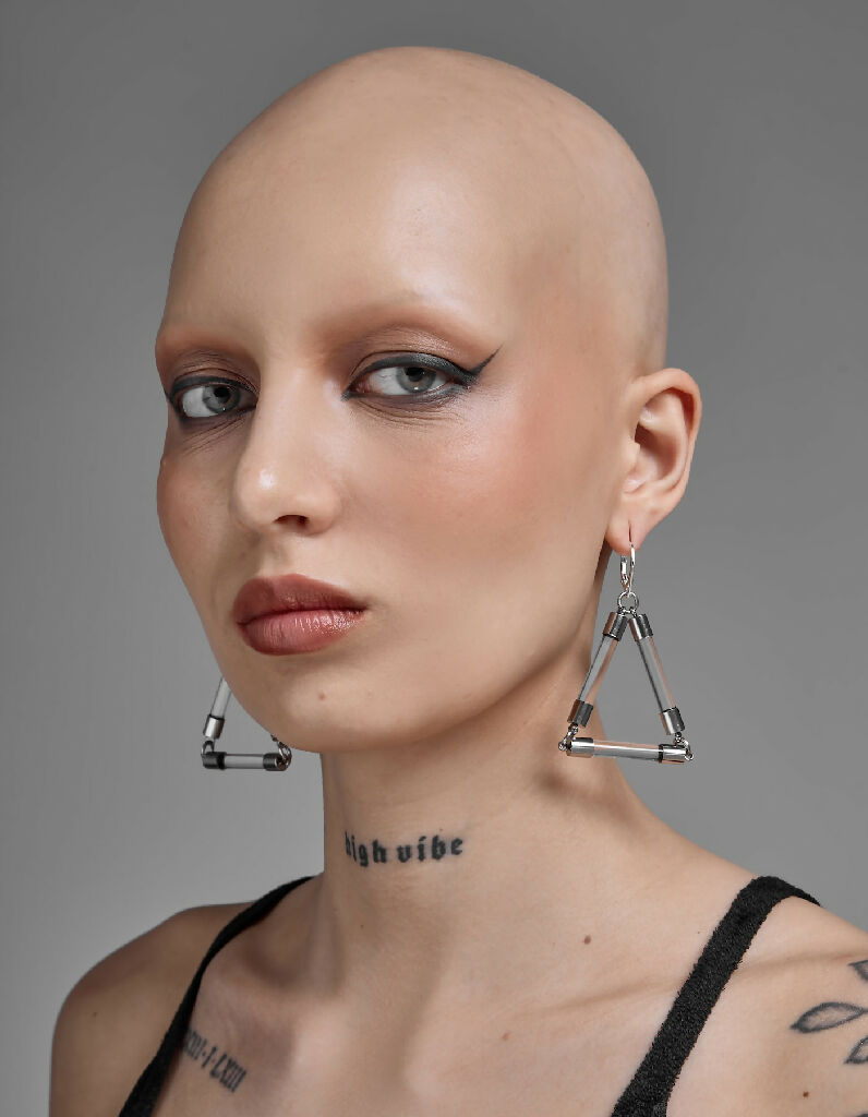 Delta earrings perlensau futuristic1