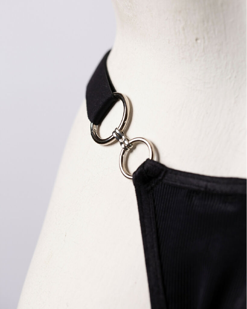 quick-release-thong-calypso-iona-smith-scott-4x5-closeup