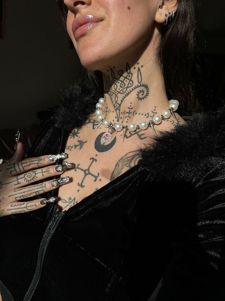 Coquette spiked necklace