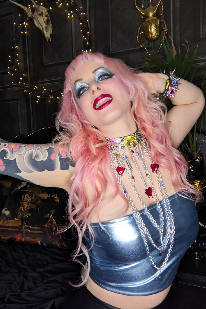 Deviant Choker with Long Chains in Rainbow