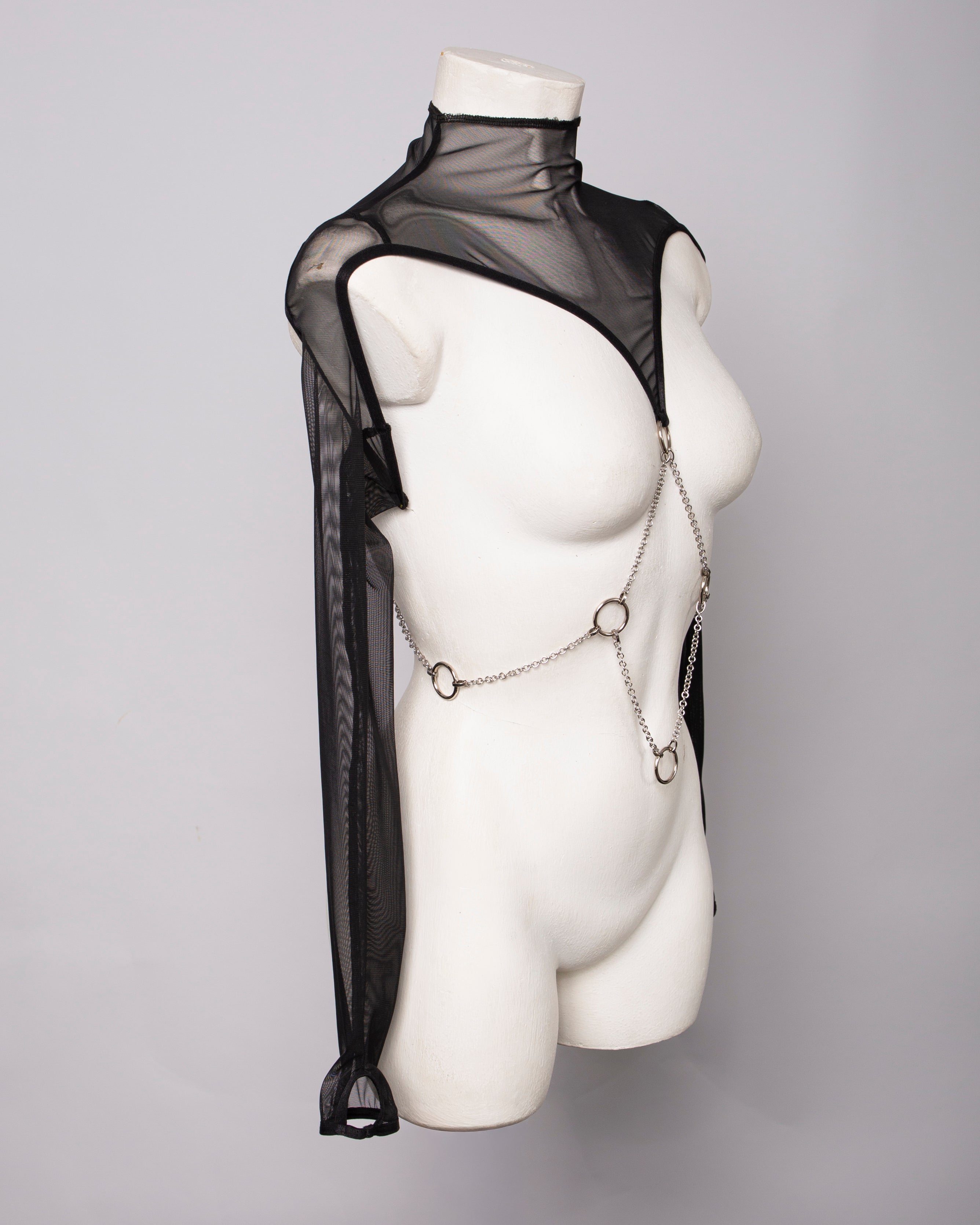 Mesh Sleeves with Body Chain – HERA