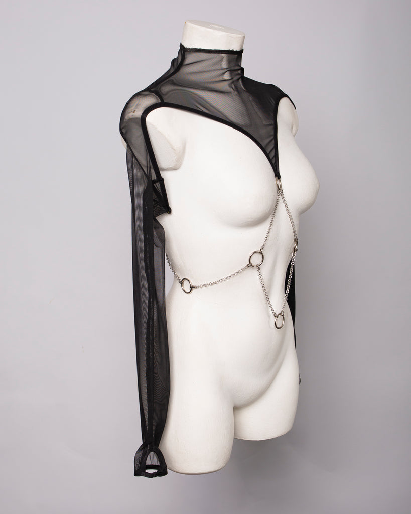 Mesh Sleeves with Body Chain – HERA