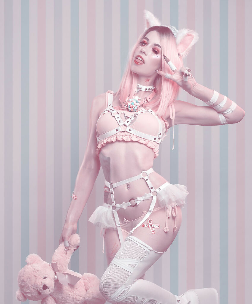 nikiskiwhite4crop